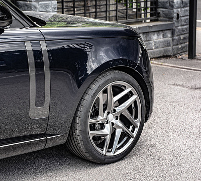 Фото дисков Kahn Type 52 RS на Range Rover V