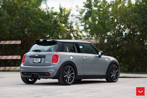 Фото дисков Vossen VFS-1 Сатиновый графит на MINI Cooper III