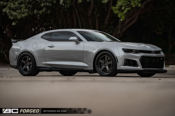 Фото дисков BC Forged LE05 // MLE05 Матовый графит на Chevrolet Camaro VI