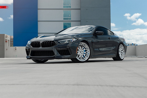 Фото дисков Anrky S3-X1 Глянцевый лак на BMW 8/M8