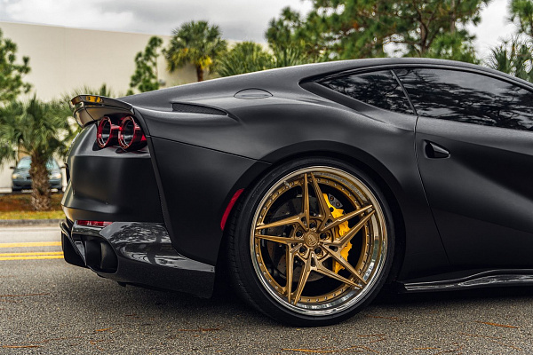 Ferrari 812 Super Fast