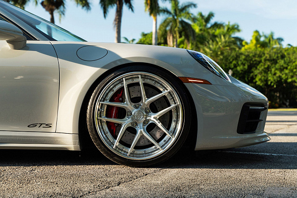 Фото дисков 1886 Wheels S007 Глянцевый лак на Porsche 911 VIII