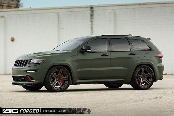 Фото дисков BC Forged HC052 Глянцевая бронза на Jeep Grand Cherokee IV