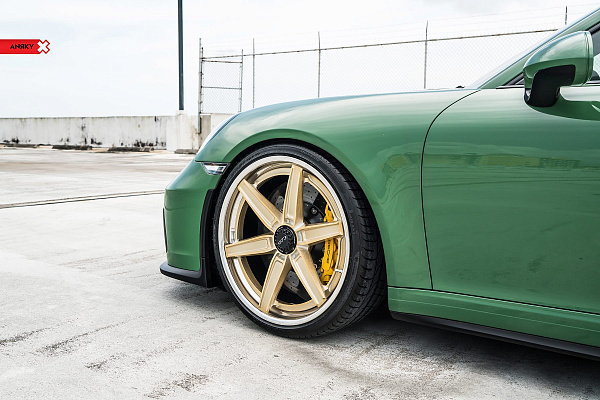 Фото дисков Anrky AN36 Глянцевая шампань на Porsche 911 VII