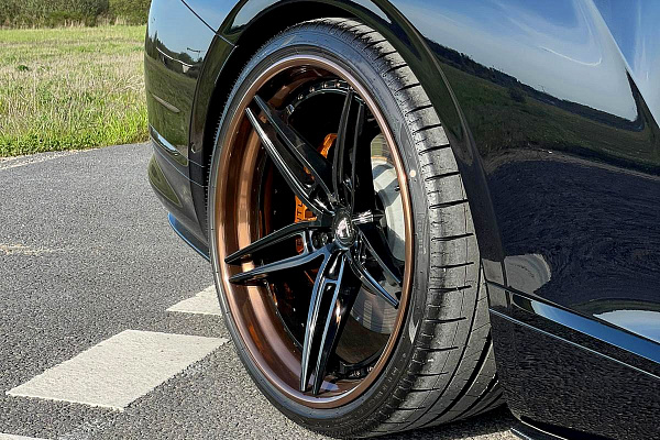 Фото дисков Anrky AN37 Черный глянец на Bentley Continental GT III