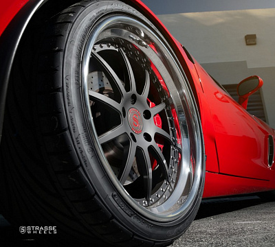 Фото дисков Strasse Wheels R10 Performance на Chevrolet Corvette C6