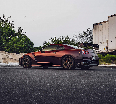 Фото дисков HRE 305 на Nissan GT-R