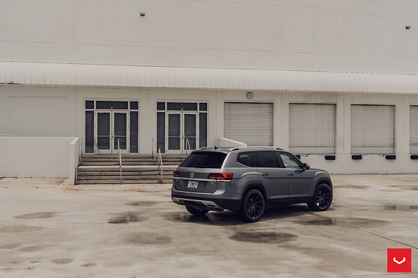 Фото дисков Vossen HFX-2 (5-Lug) Черный глянец на Volkswagen Atlas