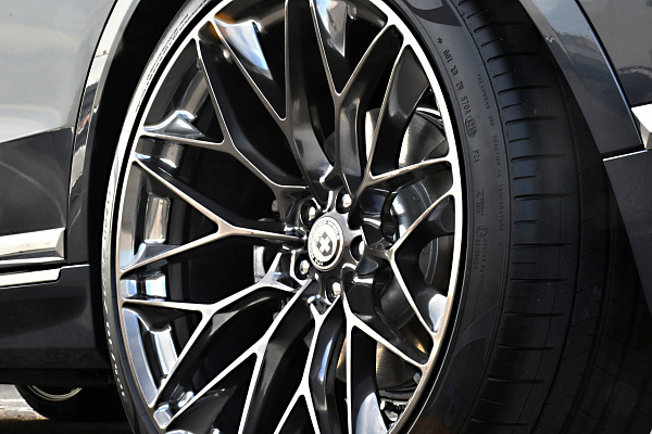 Фото дисков HRE P200 Глянцевый тонированный лак на BMW X7 (G07)