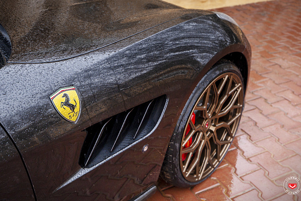 Фото дисков Vossen S17-01 Сатиновая бронза на Ferrari GTC4Lusso