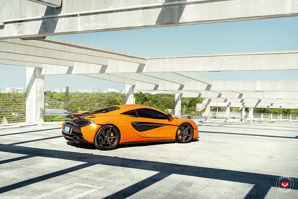 Фото дисков Vossen M-X5 Глянцевый темный лак на McLaren 570S