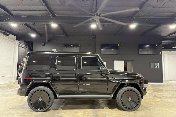 Фото дисков Giovanna Dicotto Черный глянец на Mercedes-Benz G-Class III