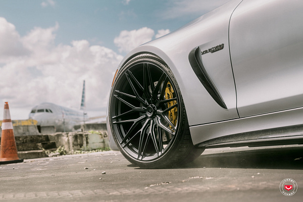 Фото дисков Vossen VPS-4 Черный сатин на Mercedes-Benz AMG GT II