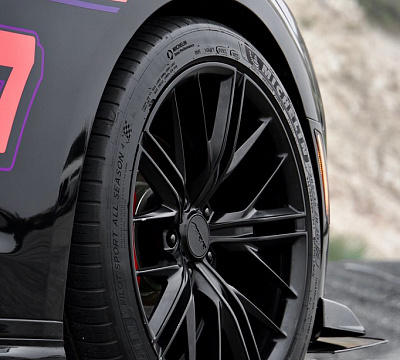 Фото дисков MRR M650 на Chevrolet Camaro VI