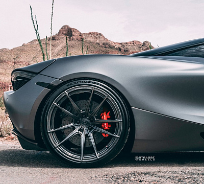 Фото дисков Savini SV1 на McLaren 720S