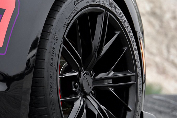 Фото дисков MRR M650 Черный сатин на Chevrolet Camaro VI