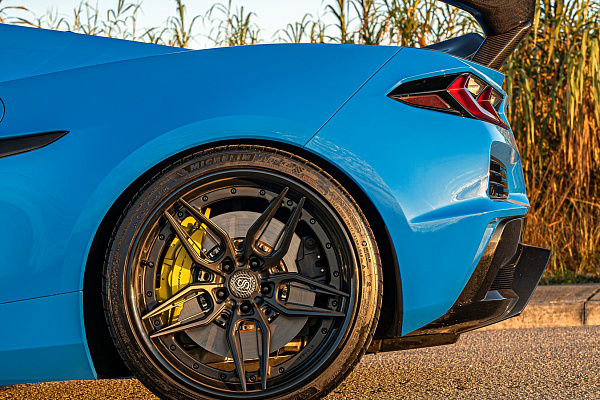 Фото дисков Strasse Wheels SV4-RS Deep Concave FS Черный сатин на Chevrolet Corvette C8