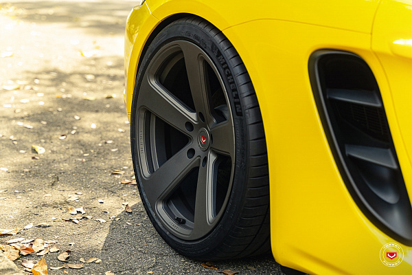 Фото дисков Vossen CG-210 Сатиновый графит на Porsche Cayman III