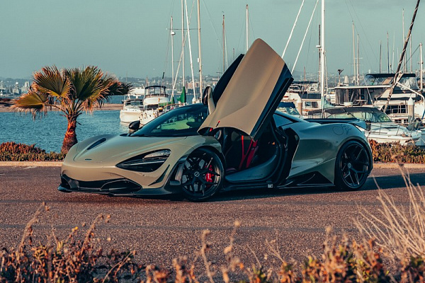 Фото дисков Brixton Forged PF7 Черный сатин на McLaren 720S