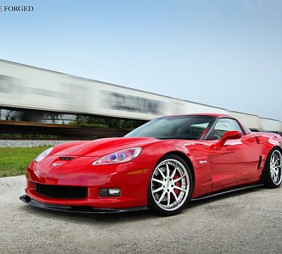 Фото дисков Strasse Wheels R10 Signature на Chevrolet Corvette C6