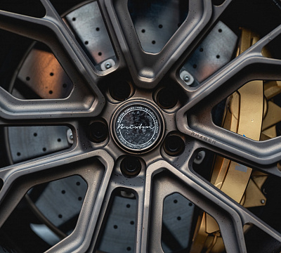 Фото дисков Brixton Forged PF10-RS на BMW 8/M8