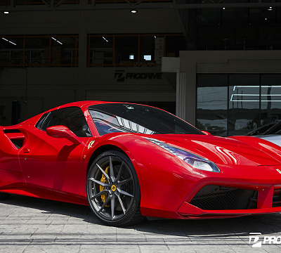 Фото дисков Vossen EVO-2 на Ferrari 488