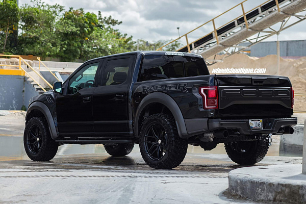 Фото дисков HRE P161 Черный глянец на Ford F-150 XIII