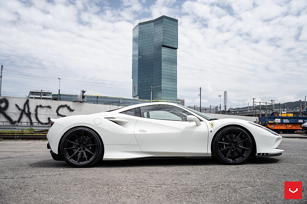 Фото дисков Vossen HF-3 Черный сатин на Ferrari F8