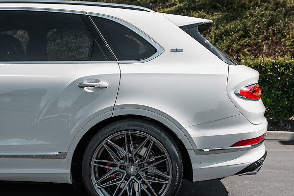 Фото дисков Vossen HF-7 Сатиновый графит на Bentley Bentayga