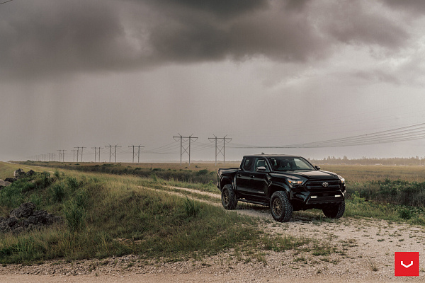 Фото дисков Vossen HFX-1 (6-Lug) Сатиновая бронза на  Toyota Tacoma IV