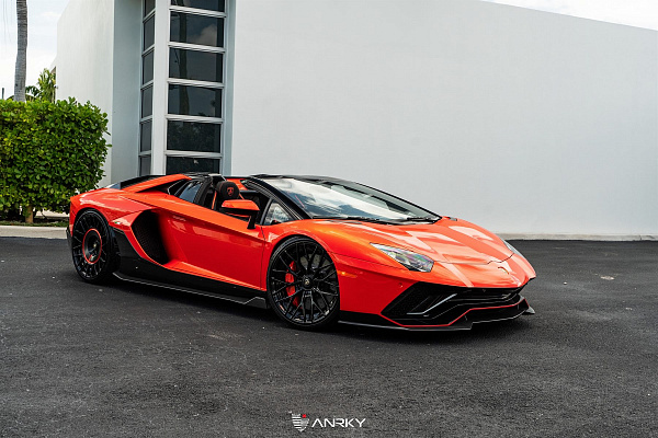 Фото дисков Anrky AN20 Черный глянец на Lamborghini Aventador