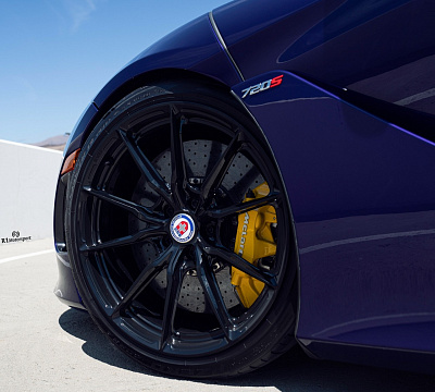 Фото дисков HRE P104SC на McLaren 720S