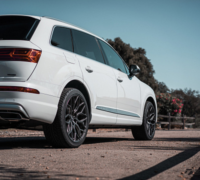 Фото дисков Vossen HF-2 на Audi Q7 (4M)