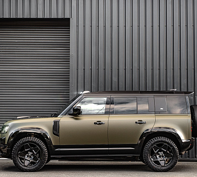 Фото дисков Kahn Mondial Retro на Land Rover Defender II