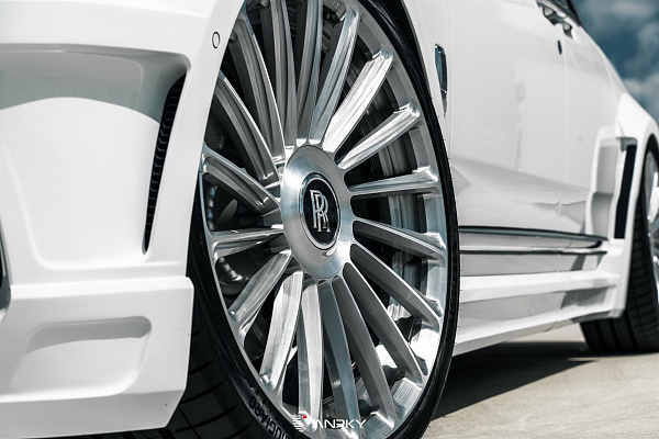 Фото дисков Anrky RF-282 Глянцевый лак на Rolls-Royce Cullinan