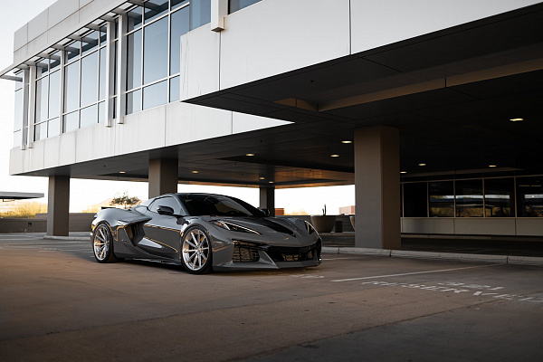 Фото дисков Brixton Forged R11-R Глянцевый лак на Chevrolet Corvette C8