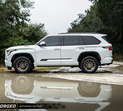 Фото дисков BC Forged TD01 на Toyota Sequoia III