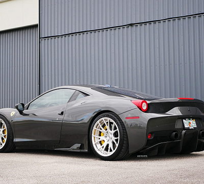 Фото дисков Strasse Wheels SM7R Deep Concave Duoblock на Ferrari 458