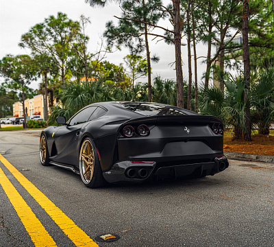 Фото дисков Anrky S3-X3 на Ferrari 812