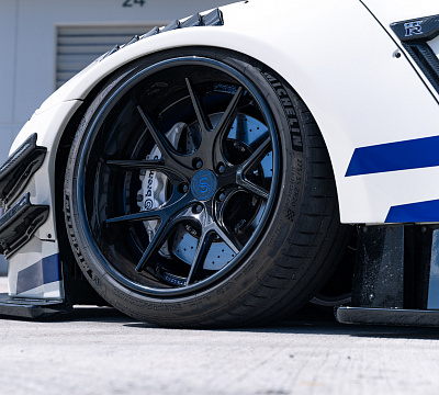 Фото дисков Strasse Wheels SM5R Deep Concave FS на Nissan GT-R
