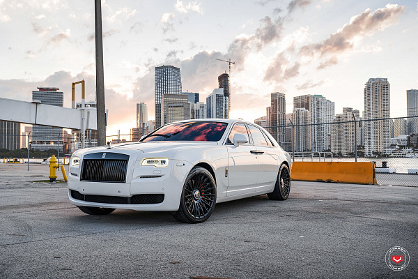 Фото дисков Vossen S17-15T Черный глянец на Rolls-Royce Ghost I
