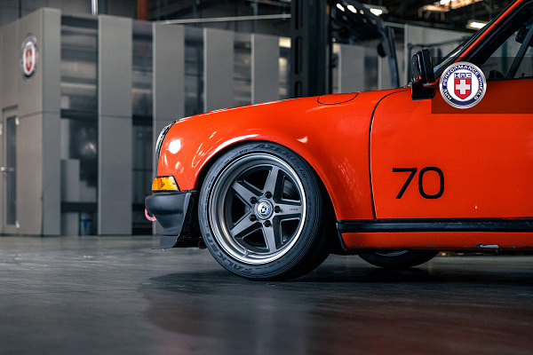 Фото дисков HRE 517K Сатиновый графит на Porsche 911 I