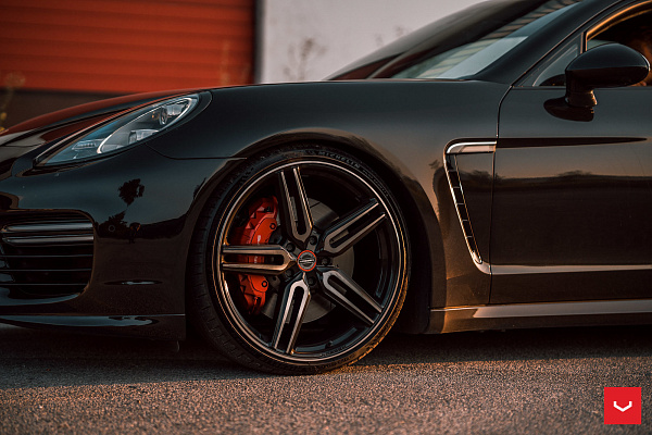 Фото дисков Vossen HF-1 Алмазная проточка на Porsche Panamera I