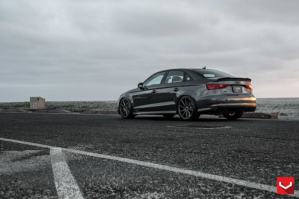 Фото дисков Vossen CVT Глянцевый графит на Audi A/S/RS 3 (8V)