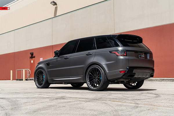 Фото дисков Anrky AN39 Черный глянец на Land Rover Range Rover IV