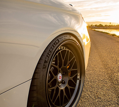 Фото дисков HRE 300 на Mercedes-Benz C-Class (W205)