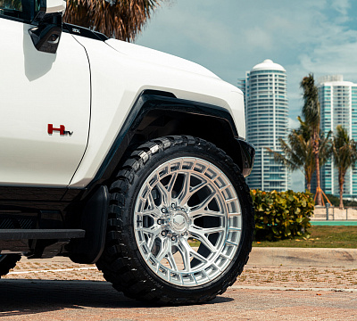 Фото дисков Vossen HFX-1 (8-Lug) на GMC Hummer EV