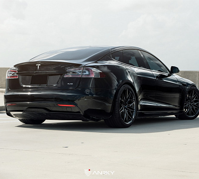 Фото дисков Anrky S1-X1 на Tesla Model S