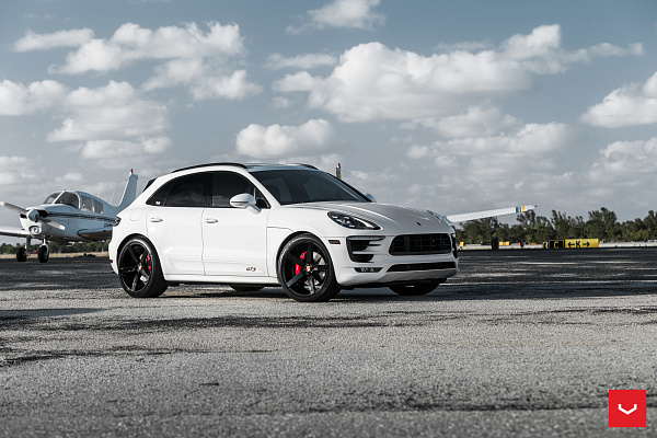 Фото дисков Vossen CV3 Черный глянец на Porsche Macan I