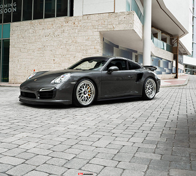 Фото дисков HRE 300 на Porsche 911 VII